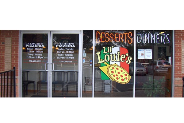 window-lettering-lil-louies-pizza