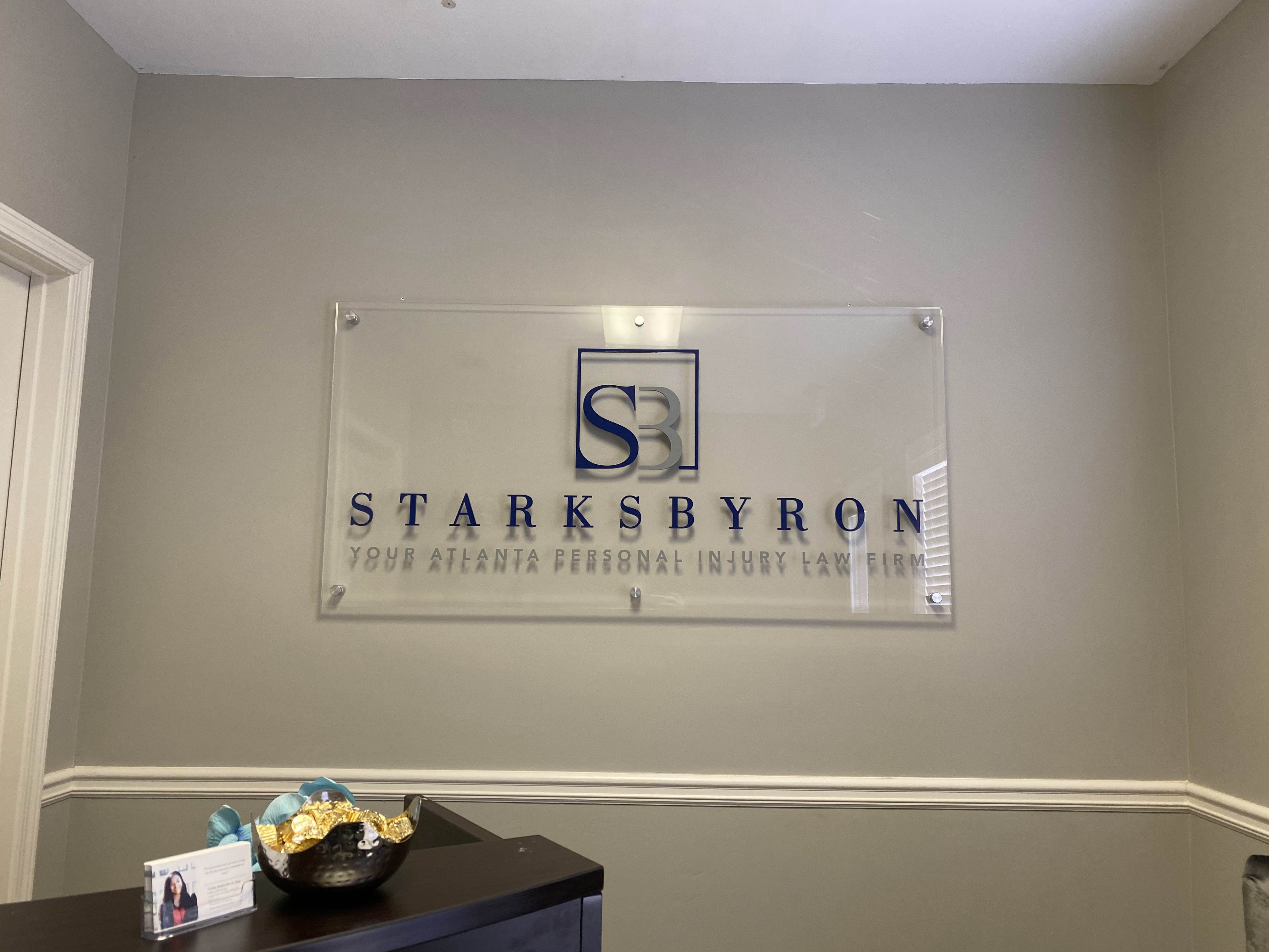 standoff acrylic sign with vinyl Starks Byron - Vinyled Acrylic Lobby Sign (8)