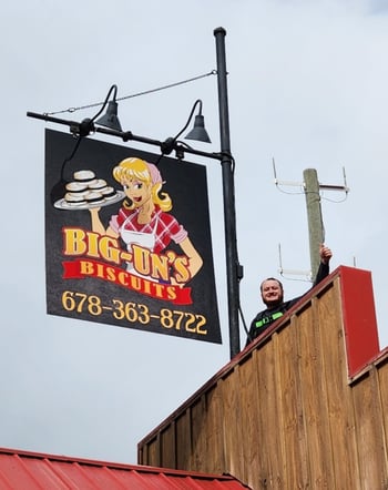 big-uns-biscut-sign
