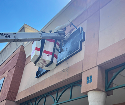 installing-signs-marietta-georgia-marietta-signs-1